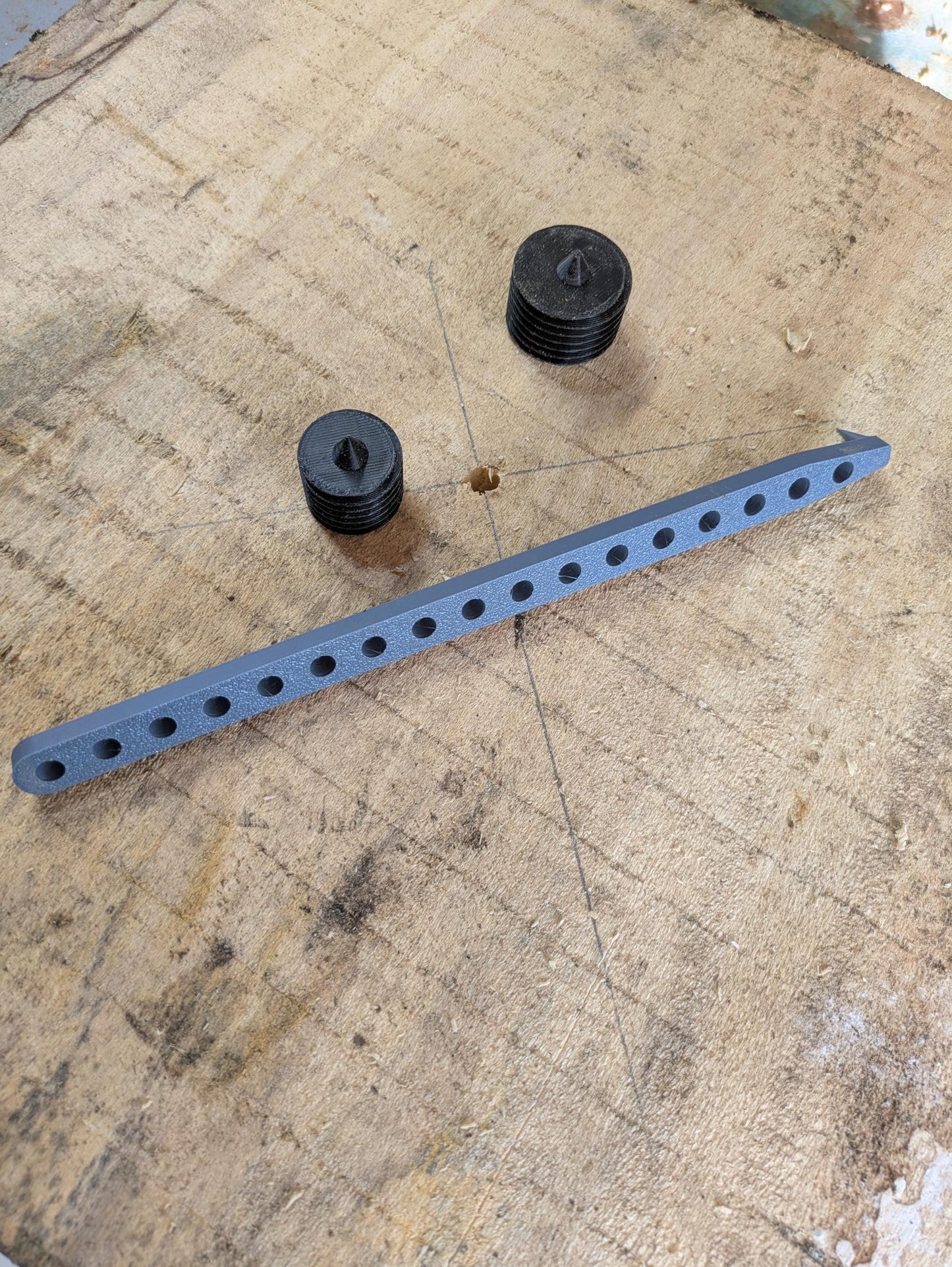 Circle guide with faceplate alignment inserts (1 inch and 1.25 inch 8 tpi)