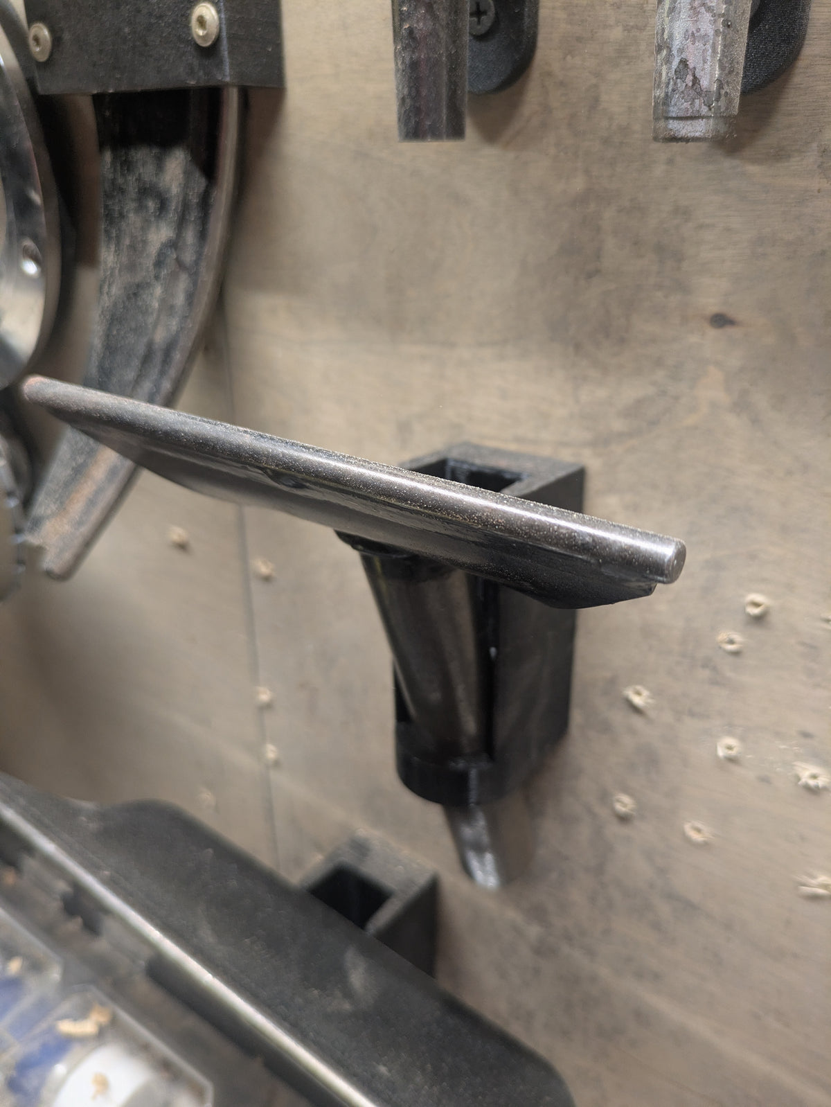 Tilt and Out: Wall mounted holder for long post tool rests five pack